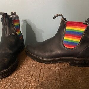 Women’s AUS size 7.5 Blundstones